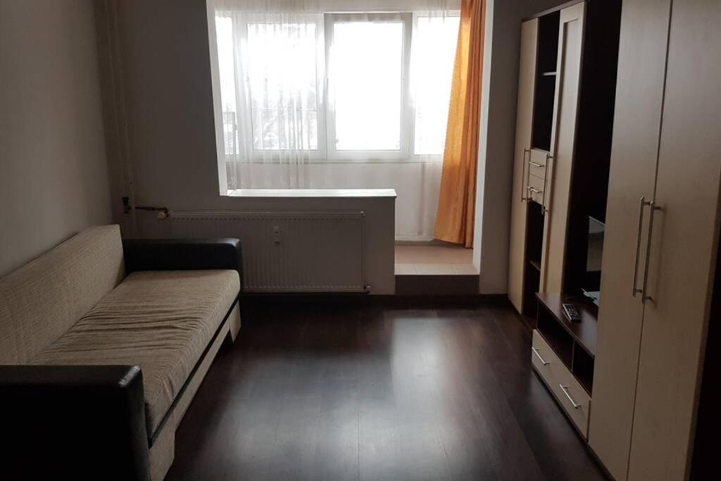 Studio * Bucarest